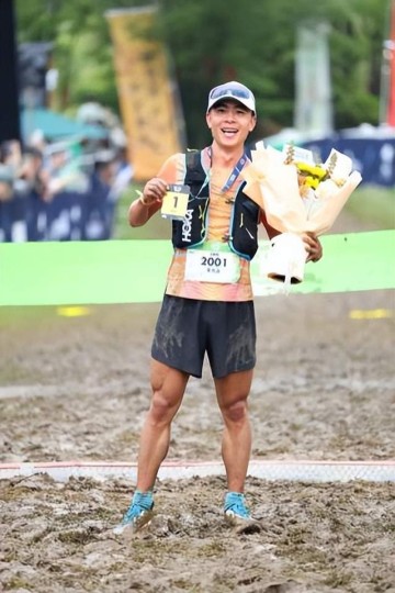 乐鱼体育app下载-山野共融HOKA陪伴跑者共越莫干山之巅，于赛道共筑间传递山野文化